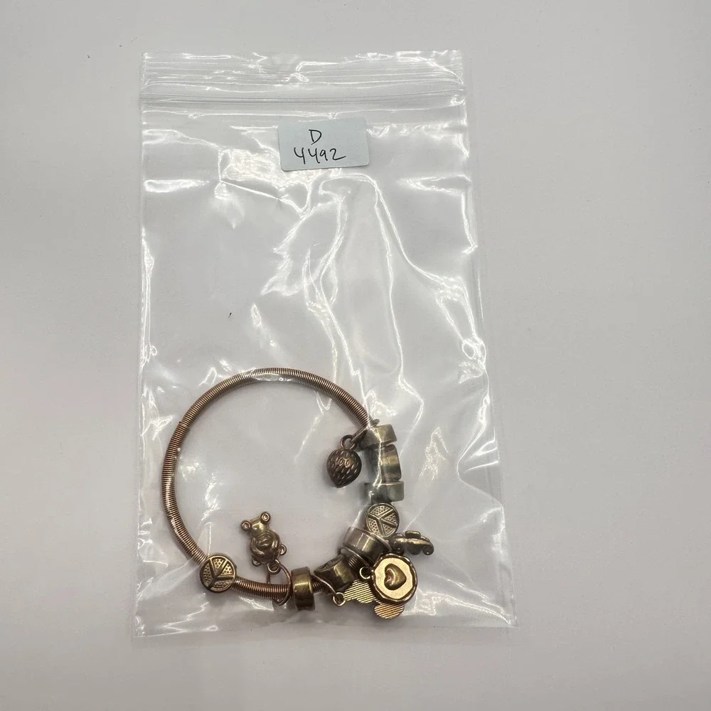 Vintage Y2K Gold Tone Peace Sign Expandable Charm Bracelet Women's Jewelry